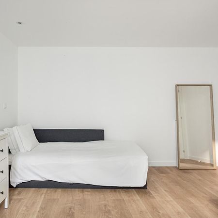 Joivy Minimalistic Apt W Patio In Principe Real Lisboa Екстериор снимка
