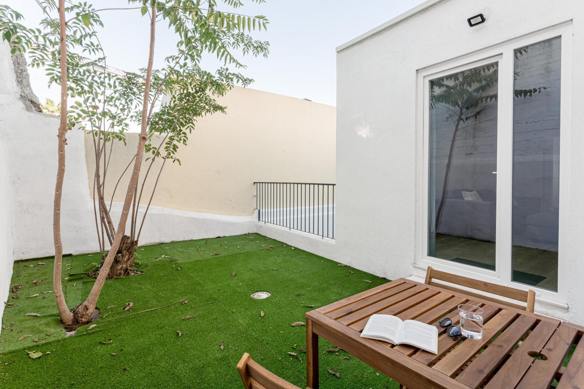Joivy Minimalistic Apt W Patio In Principe Real Lisboa Екстериор снимка