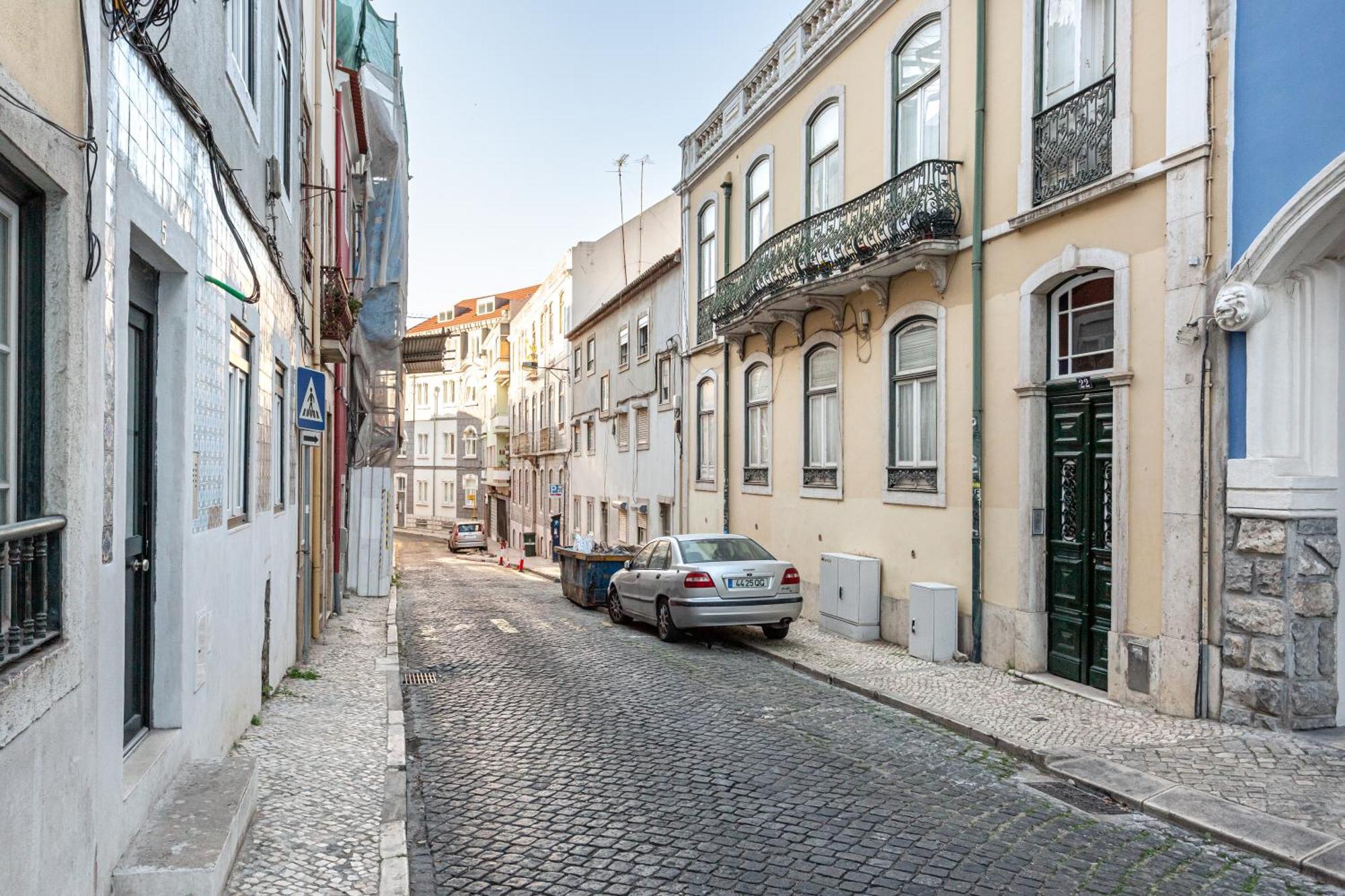 Joivy Minimalistic Apt W Patio In Principe Real Lisboa Екстериор снимка